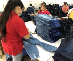 Low MOQ garments in China