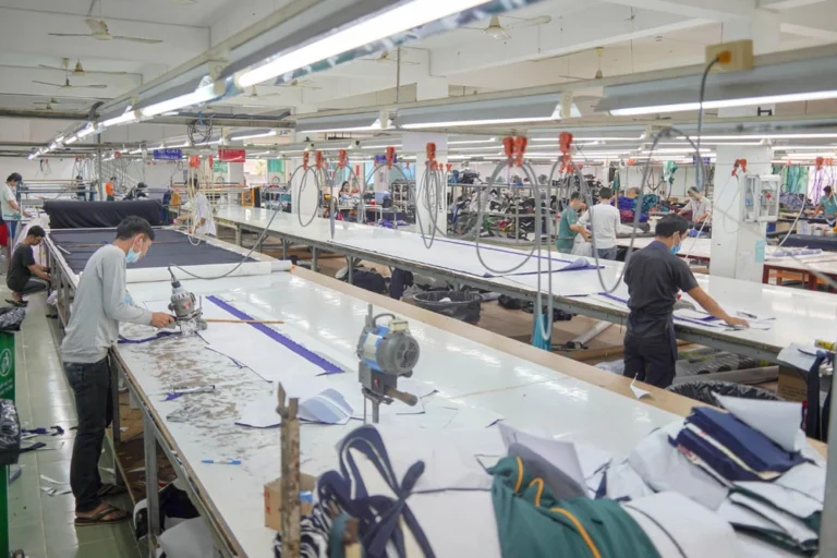 choosing the right apparel manufacturer Clothing Brand Owners