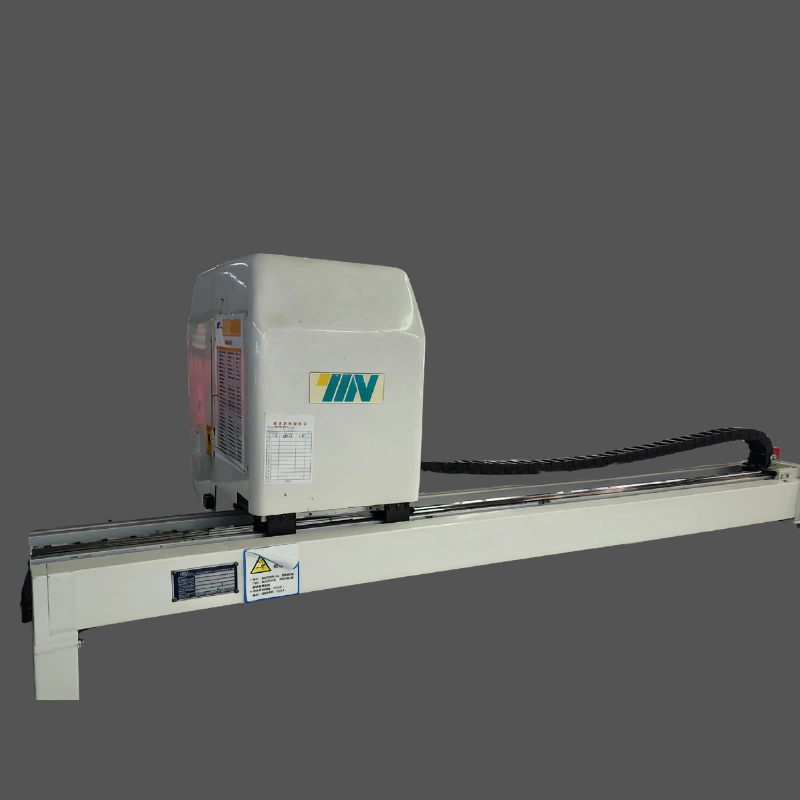 Fabric cutting machine
