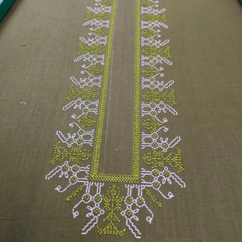 abstract-art-show-poster-graphic-black-shirt