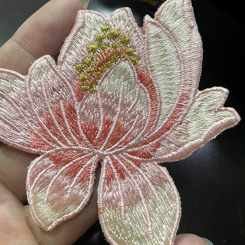 varsity-letter-m-chenille-embroidery-patch